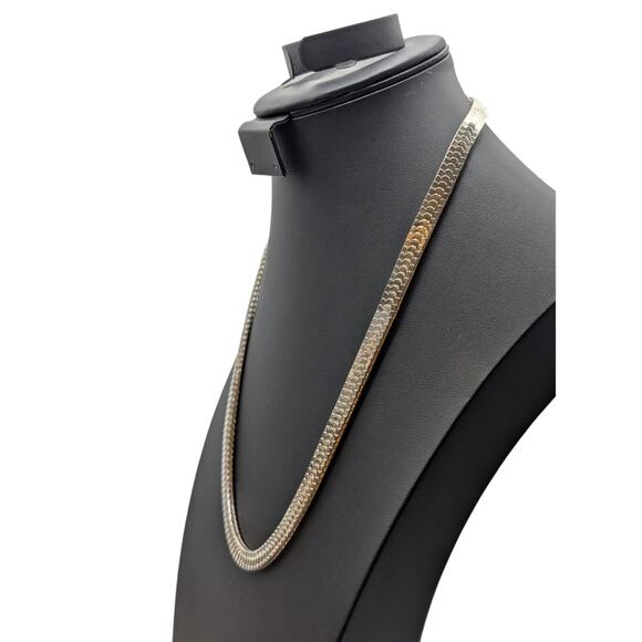 Vtg Marked Korea Silver Tone 'Fish Scale' Flexible 24" Fold Over Clasp Necklace - Picture 2 of 6